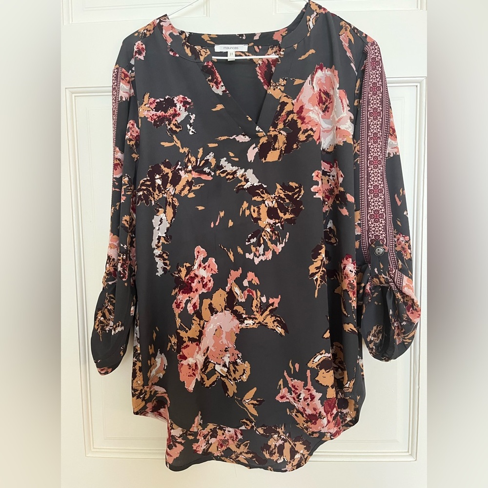 MAURICES- Size S- Women’s floral blouse.